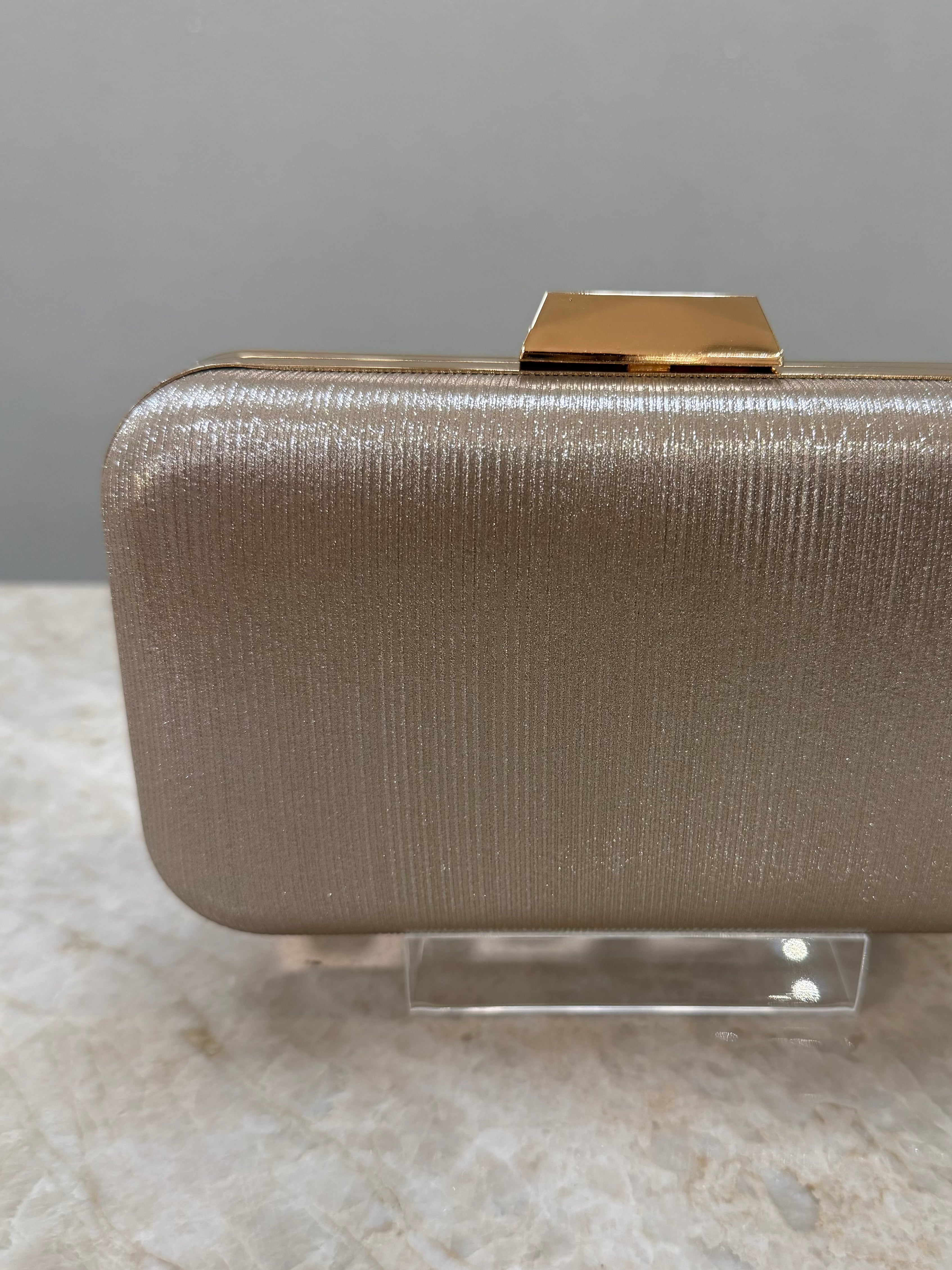 CLUTCH LUREX DOURADA