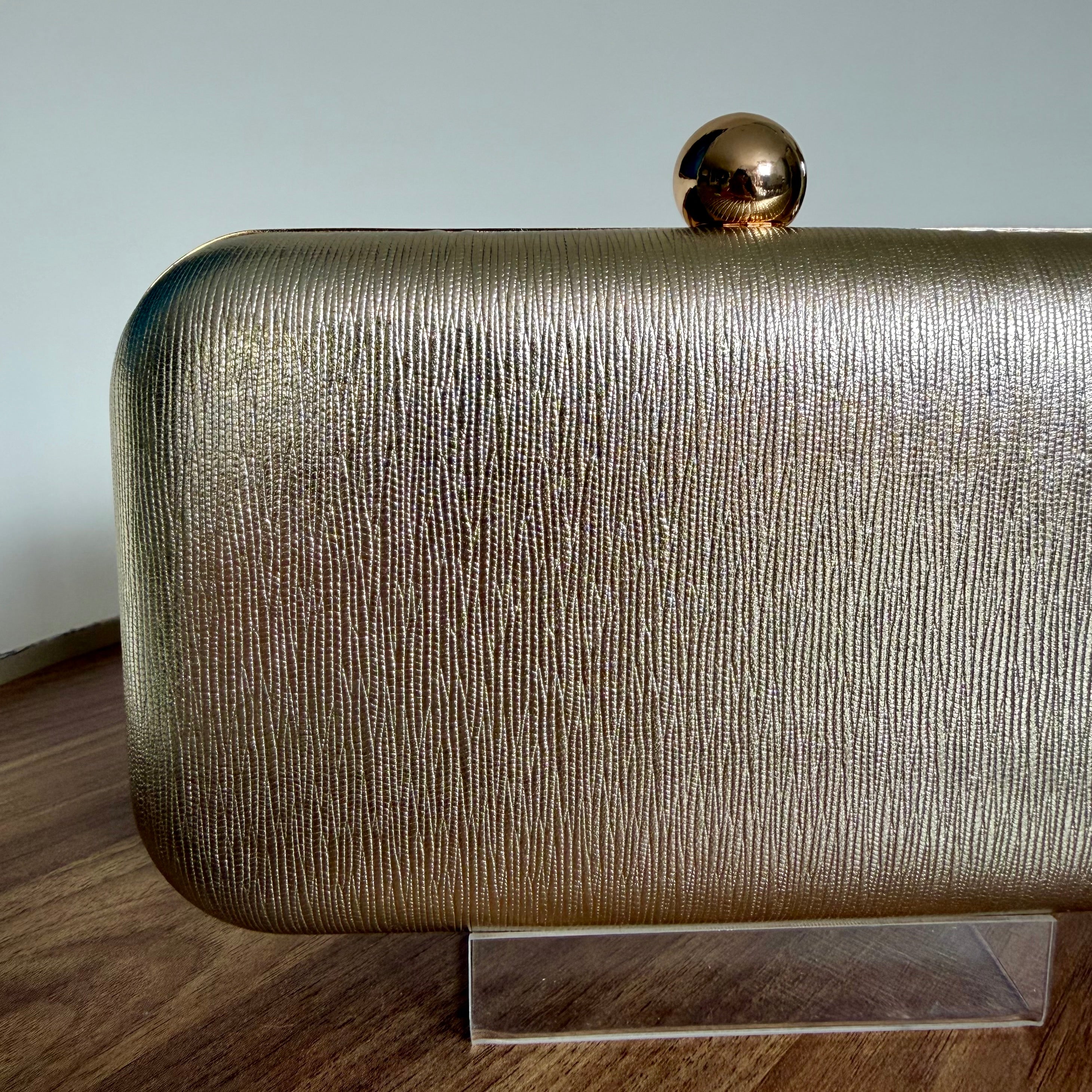 CLUTCH COURINO DOURADA