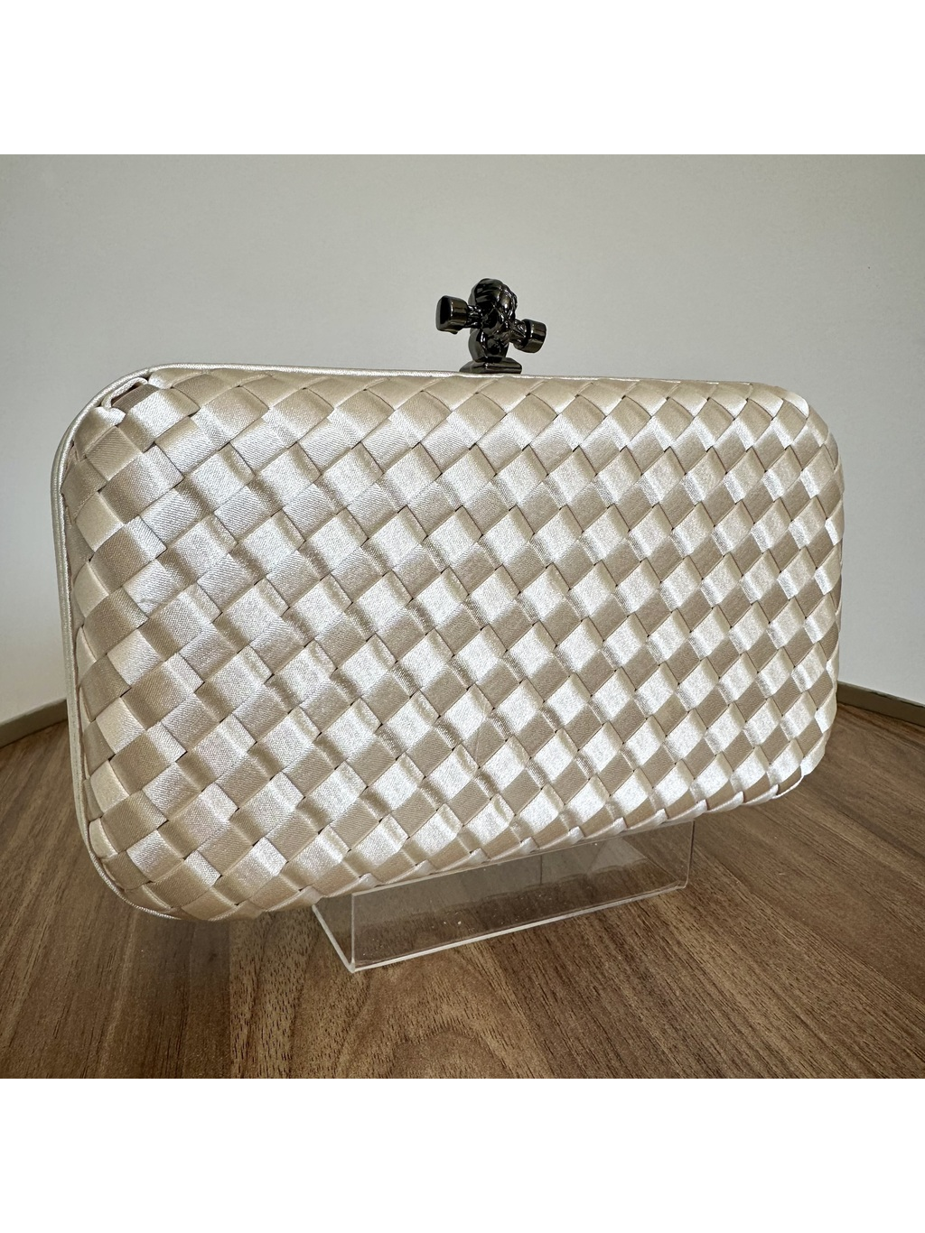 CLUTCH TRANÇADA CETIM CHAMPAGNE