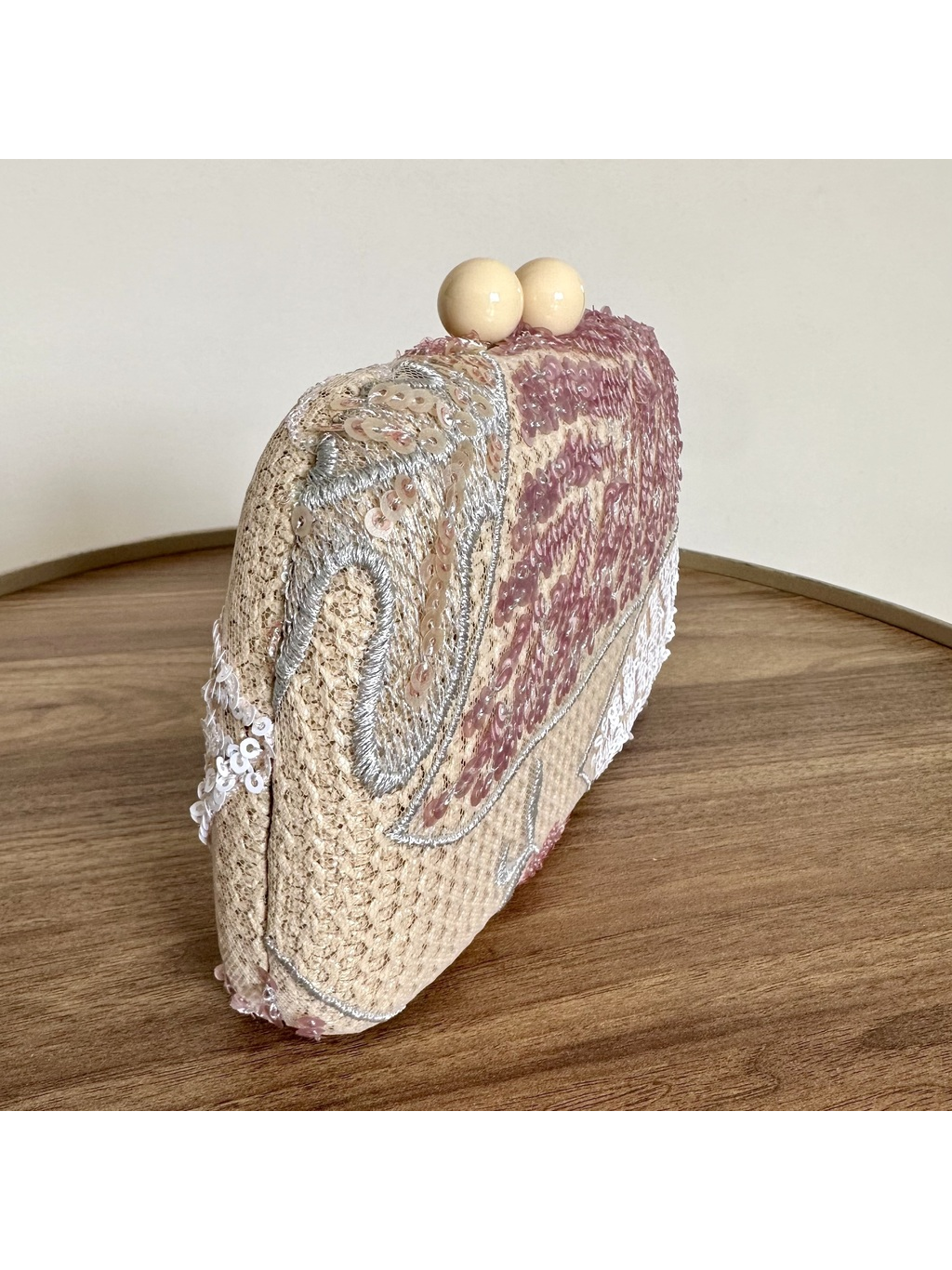 CLUTCH PALHA CHAMPAGNE COM BORDADO