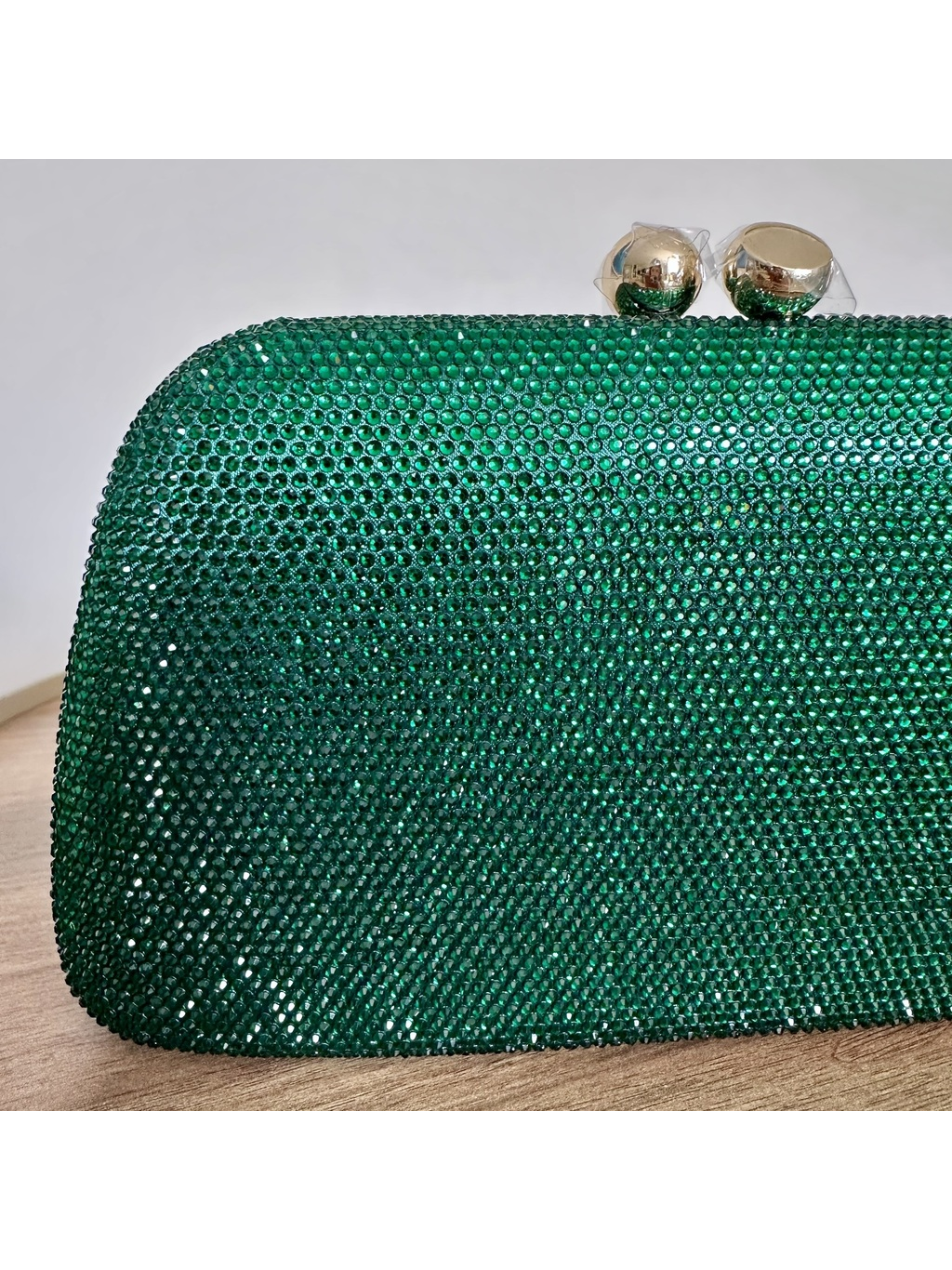 CLUTCH STRASS VERDE COM FECHO DOURADO