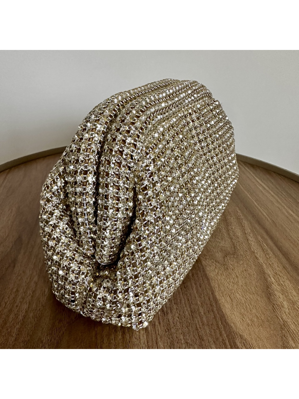 CLUTCH STRASS DOURADA DIFERENCIADA