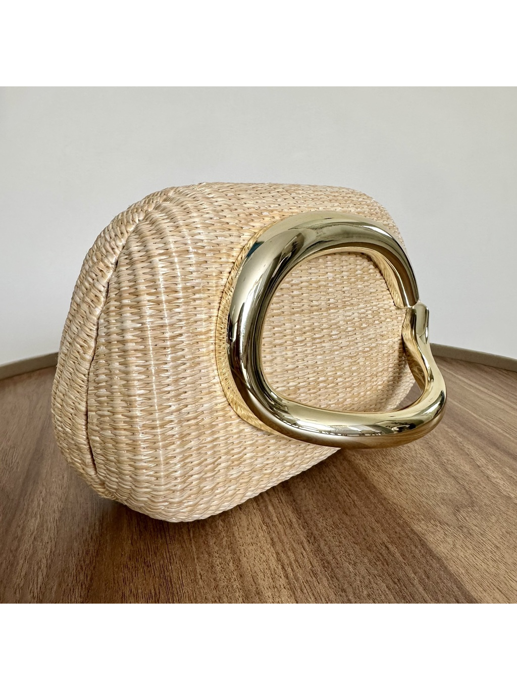 CLUTCH PALHA COM SUPORTE MÃO NUDE