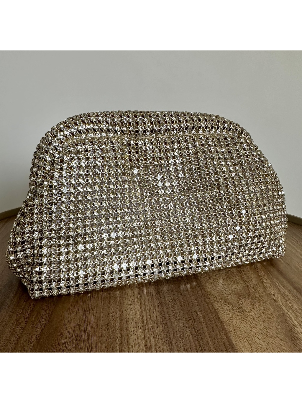 CLUTCH STRASS DOURADA DIFERENCIADA