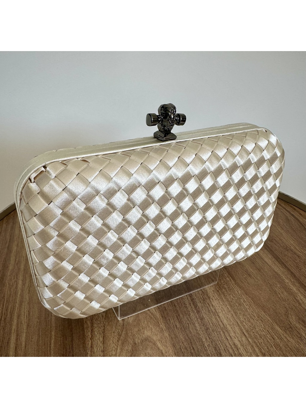 CLUTCH TRANÇADA CETIM CHAMPAGNE
