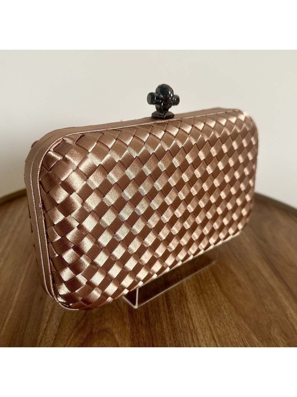CLUTCH TRANÇADA CETIM NUDE